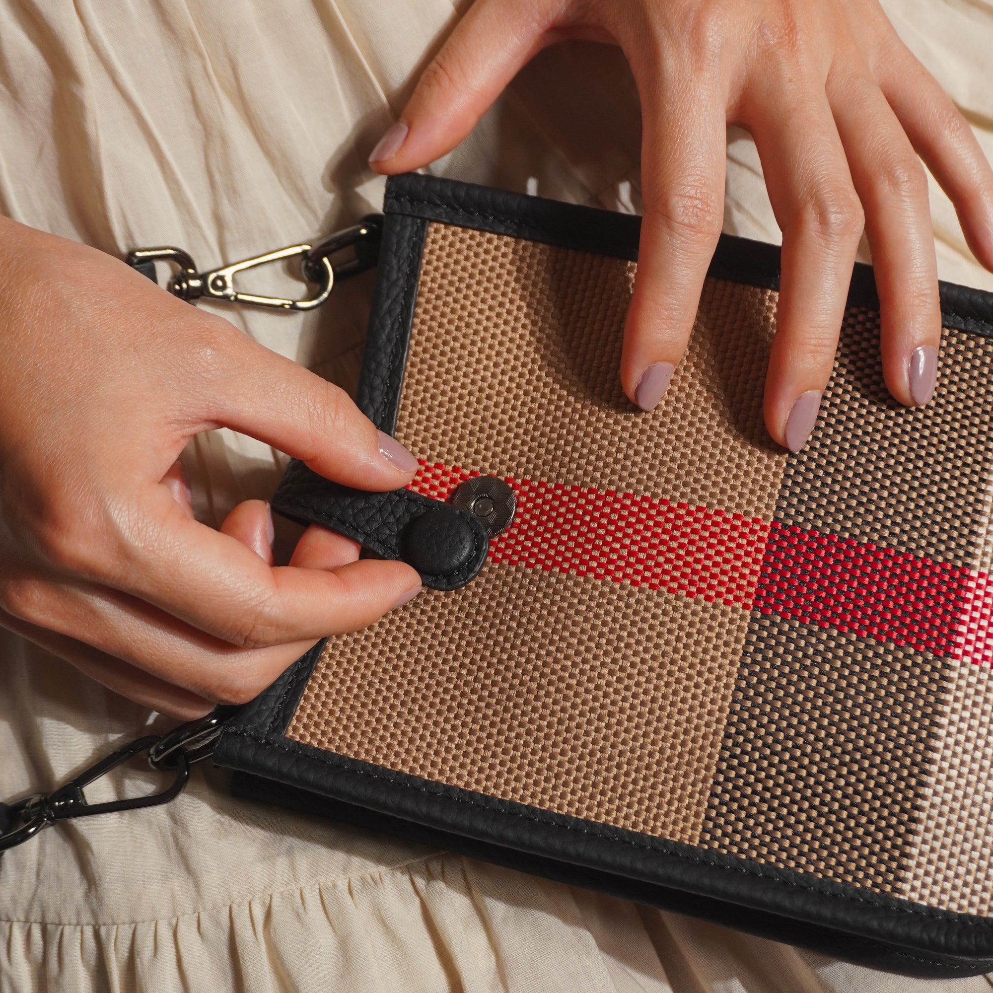 Genuine Leather Plaid Canvas Crossbody Bag – Stylish Checkered Shoulder Purse for Everyday Use