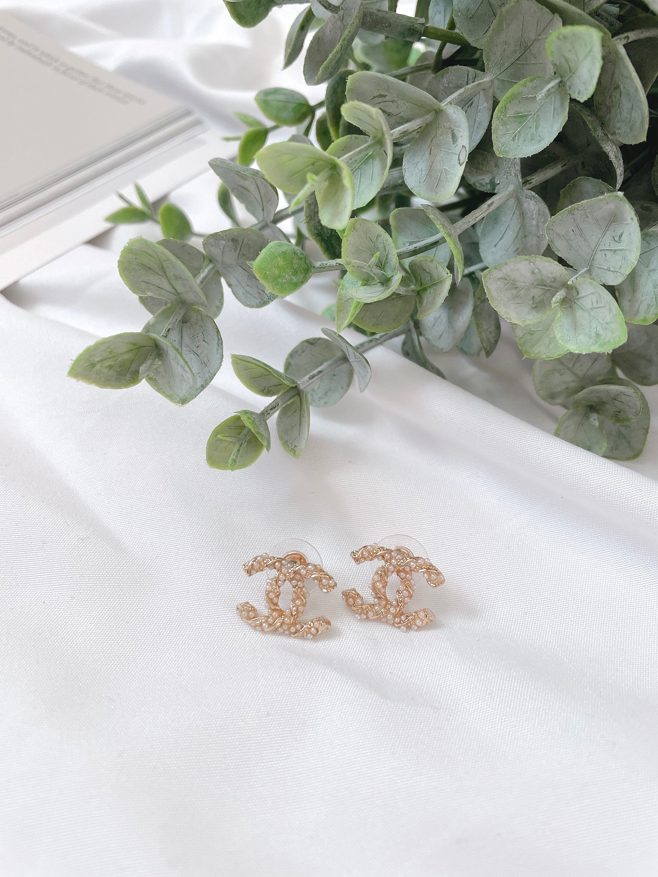 Gold Plated Pearl Stud Earrings – Elegant Minimalist Jewelry for Women