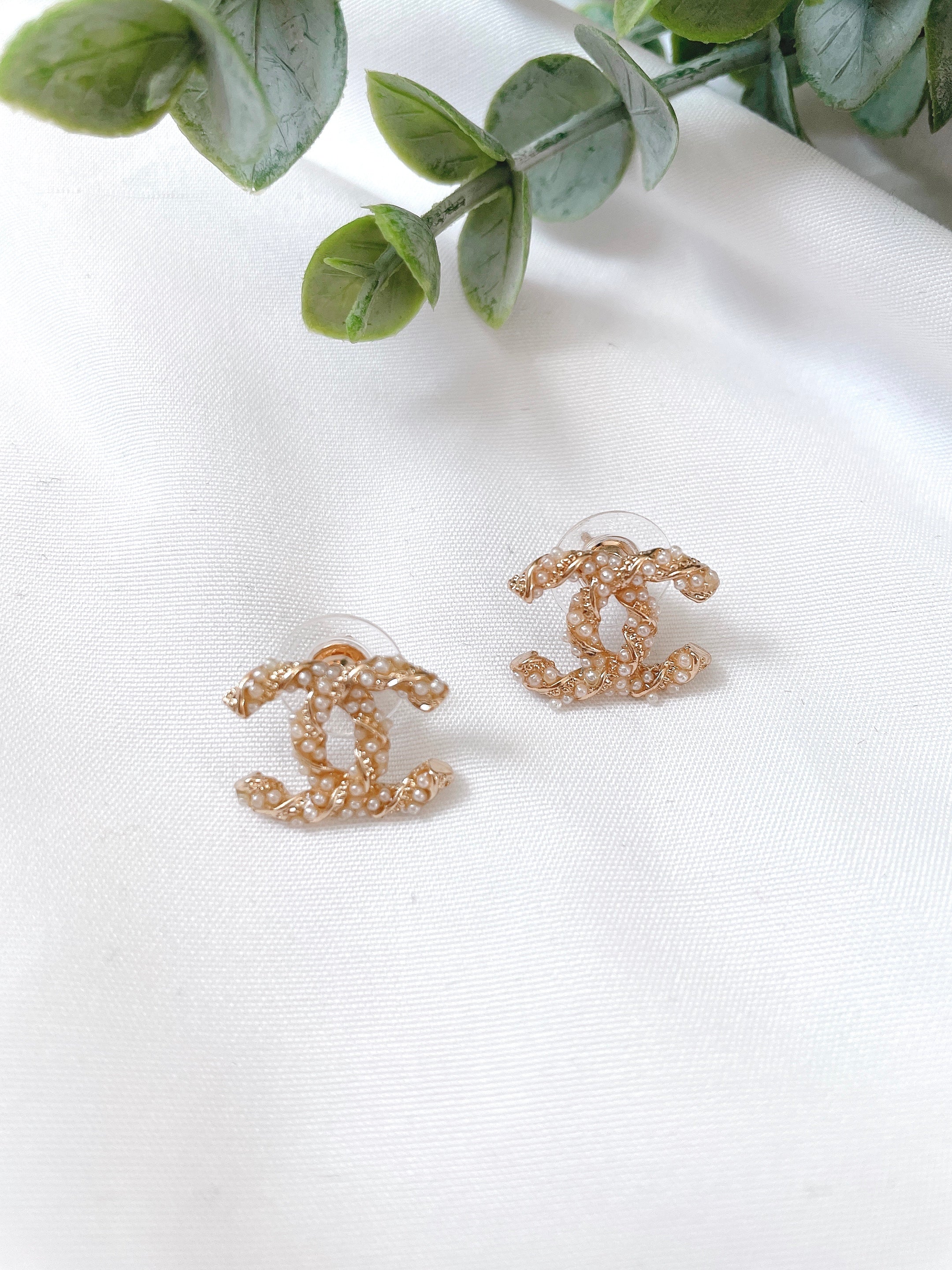 Gold Plated Pearl Stud Earrings – Elegant Minimalist Jewelry for Women