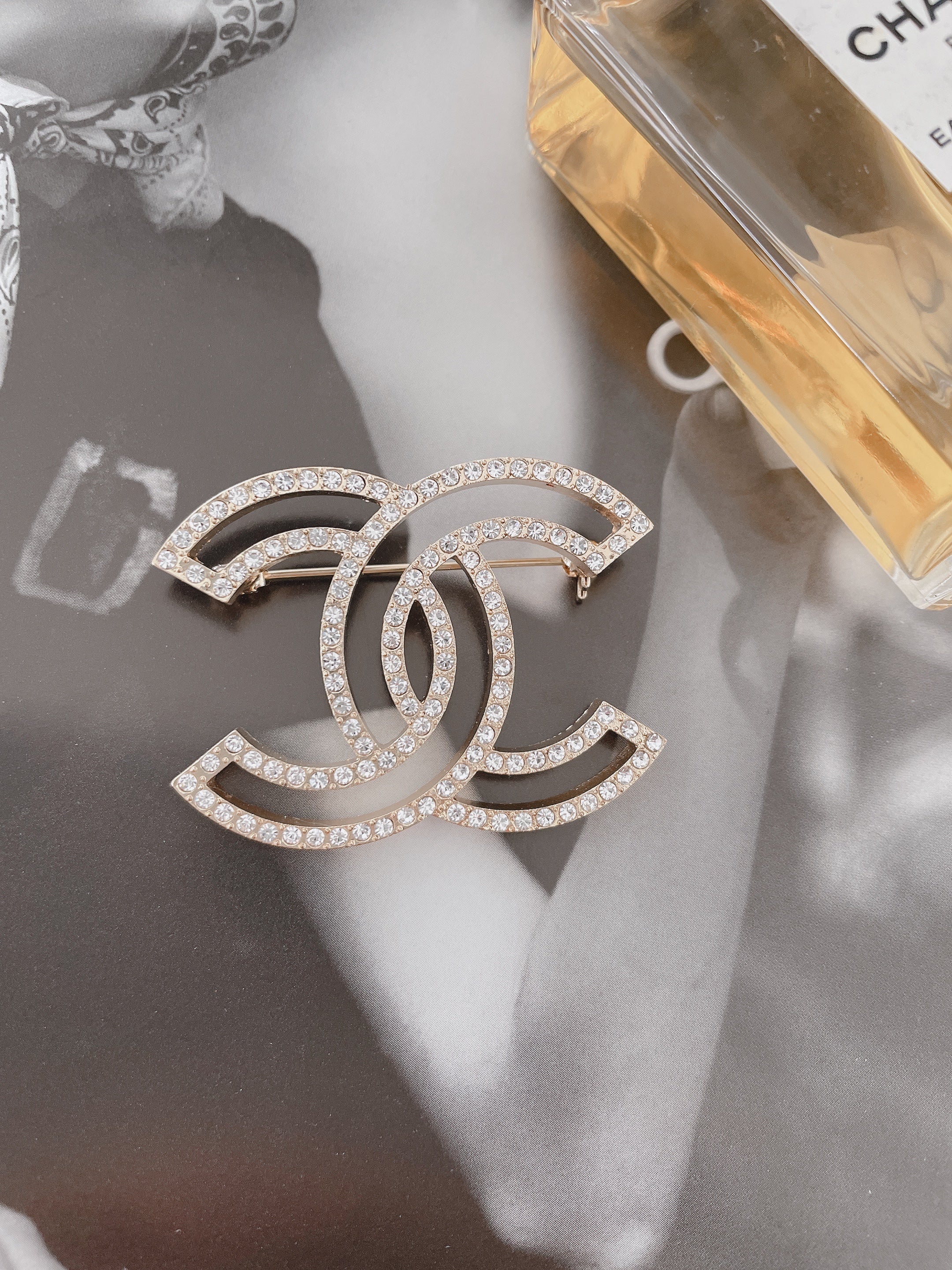 Gold Plated Rhinestone Brooch,Vintage-Inspired Fashion Pin for Women
