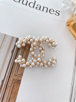 Elegant Gold Plated Imitation Pearls Brooch,Vintage-Inspired Fashion Pin for Women