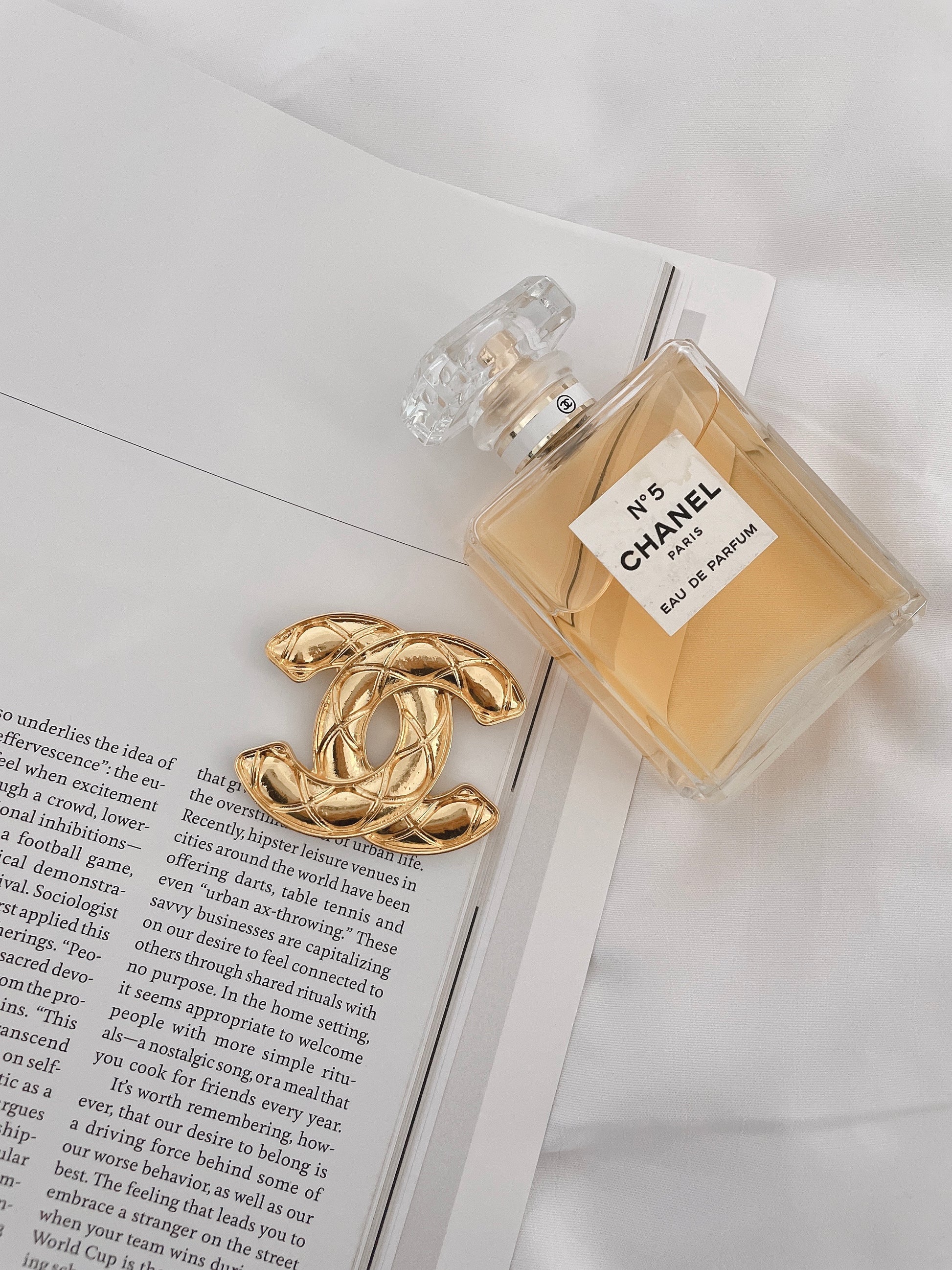 Gold Plated Brooch Quilted Texture,Vintage-Inspired Fashion Pin for Women