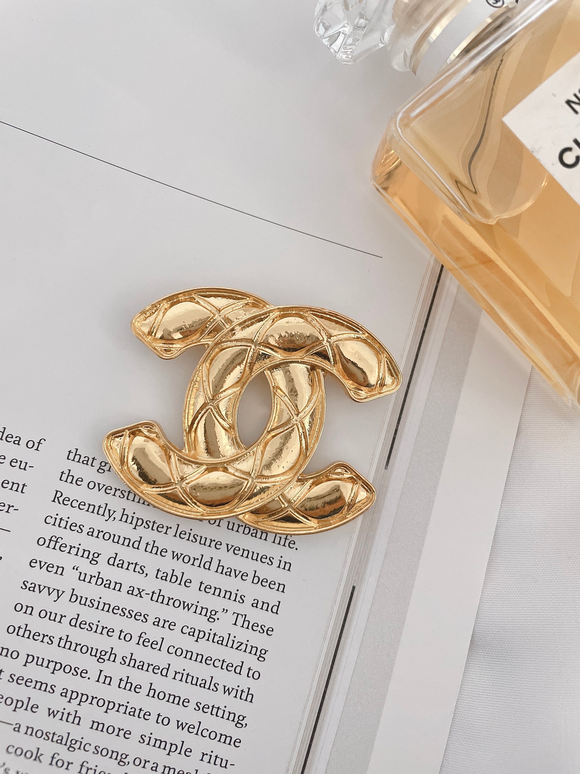 Gold Plated Brooch Quilted Texture,Vintage-Inspired Fashion Pin for Women
