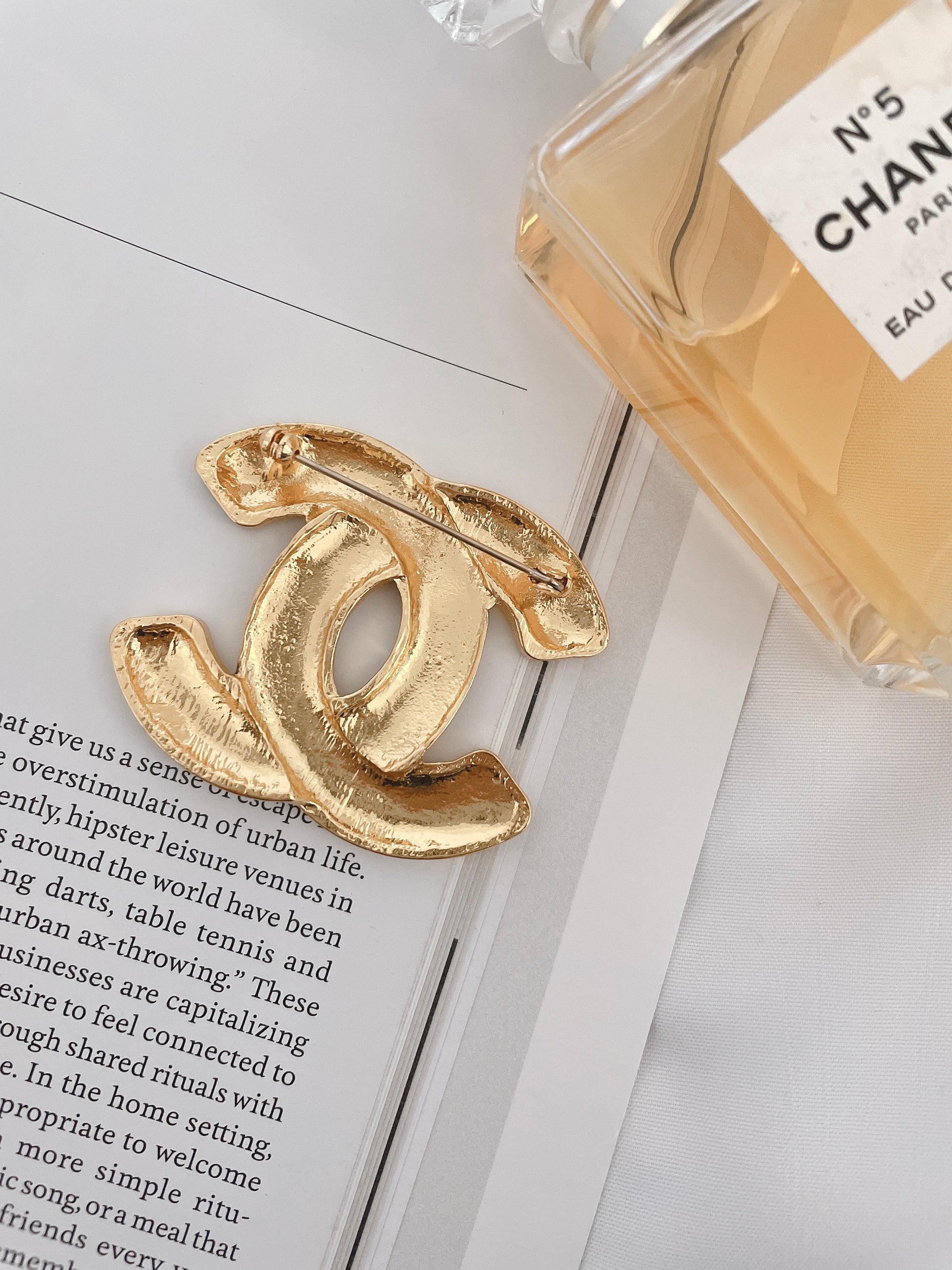 Gold Plated Brooch Quilted Texture,Vintage-Inspired Fashion Pin for Women