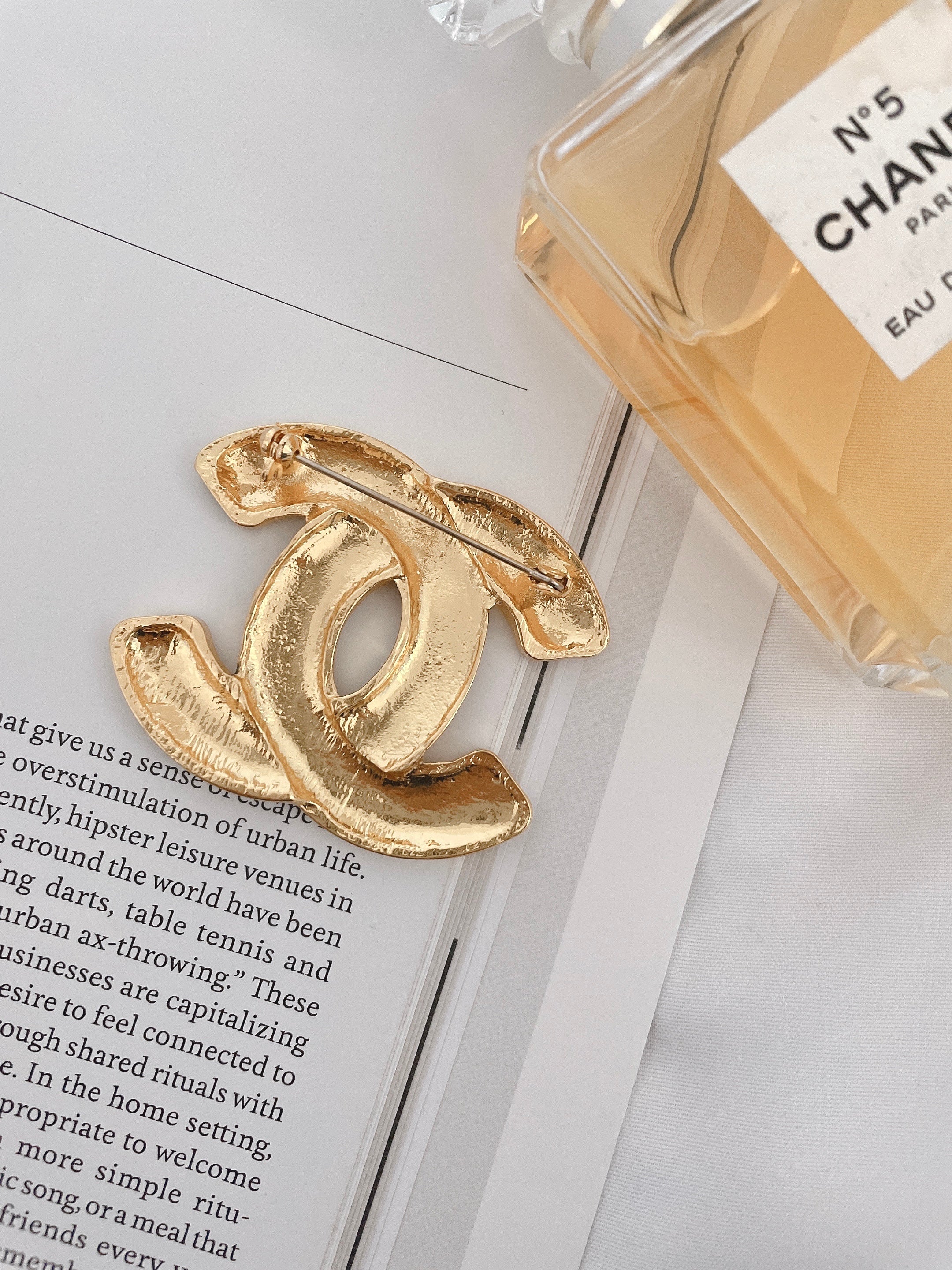Gold Plated Brooch Quilted Texture,Vintage-Inspired Fashion Pin for Women