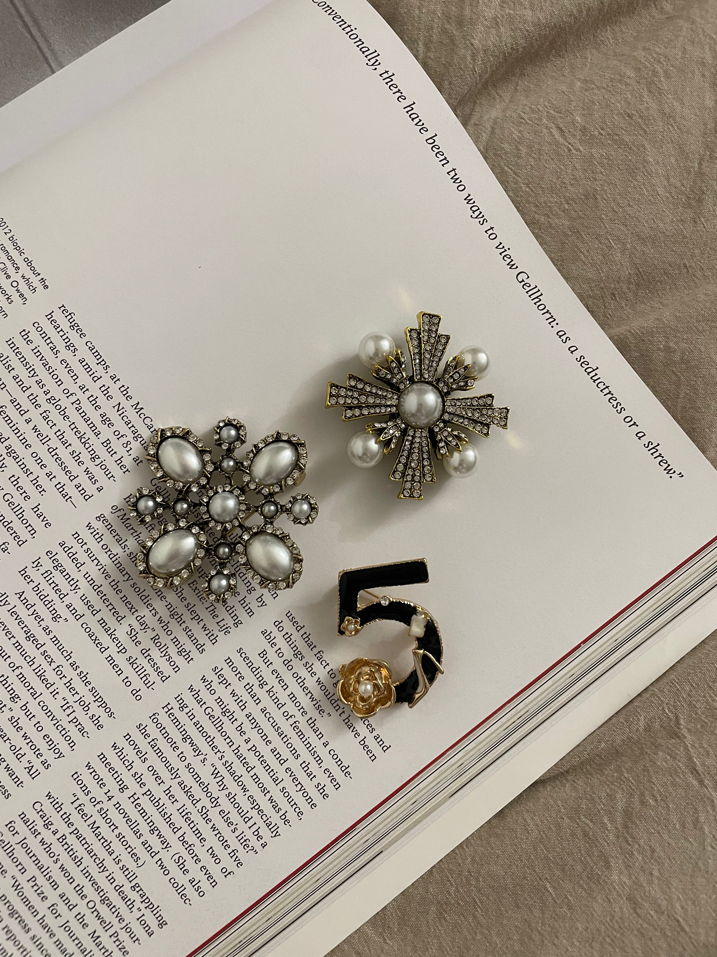 Vintage Style Pearl Brooch