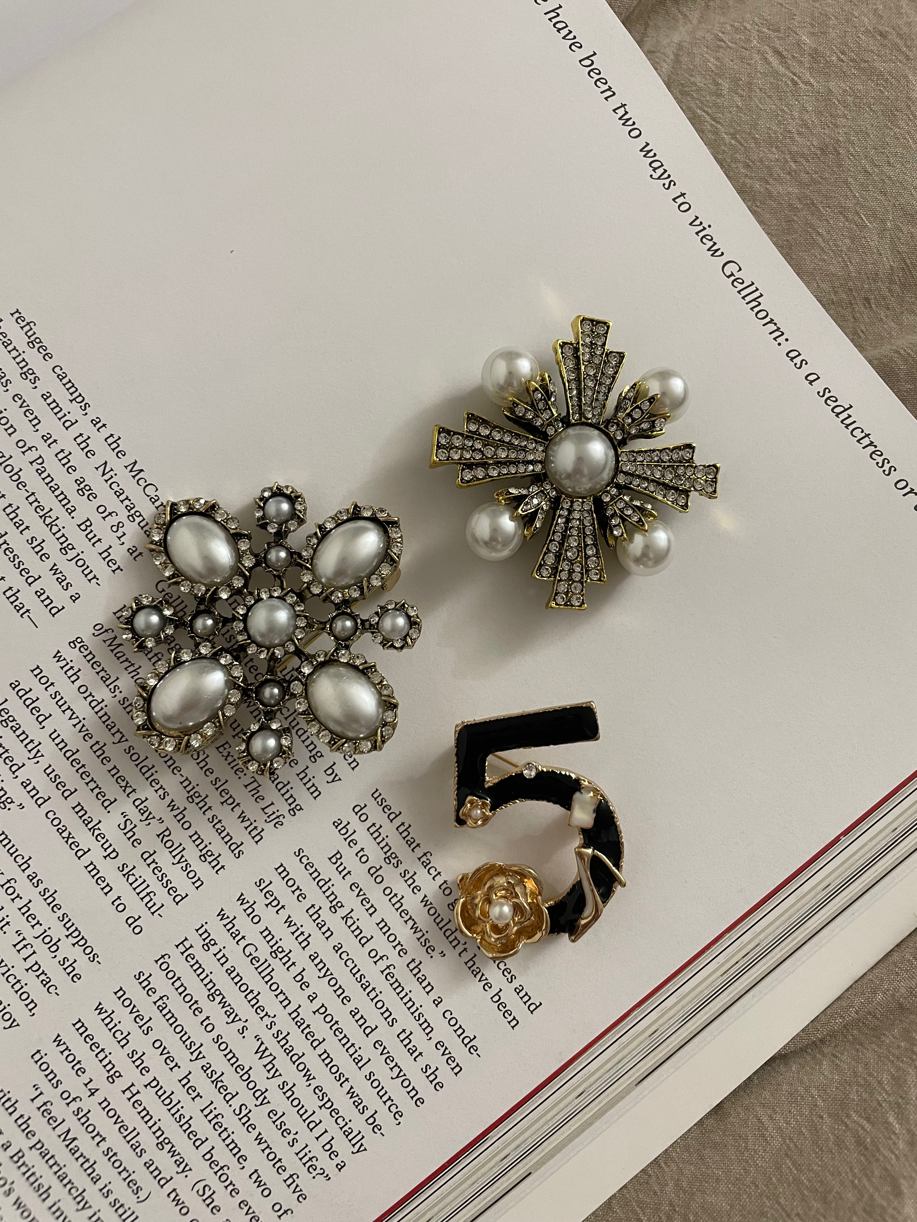 Vintage Style Pearl Brooch
