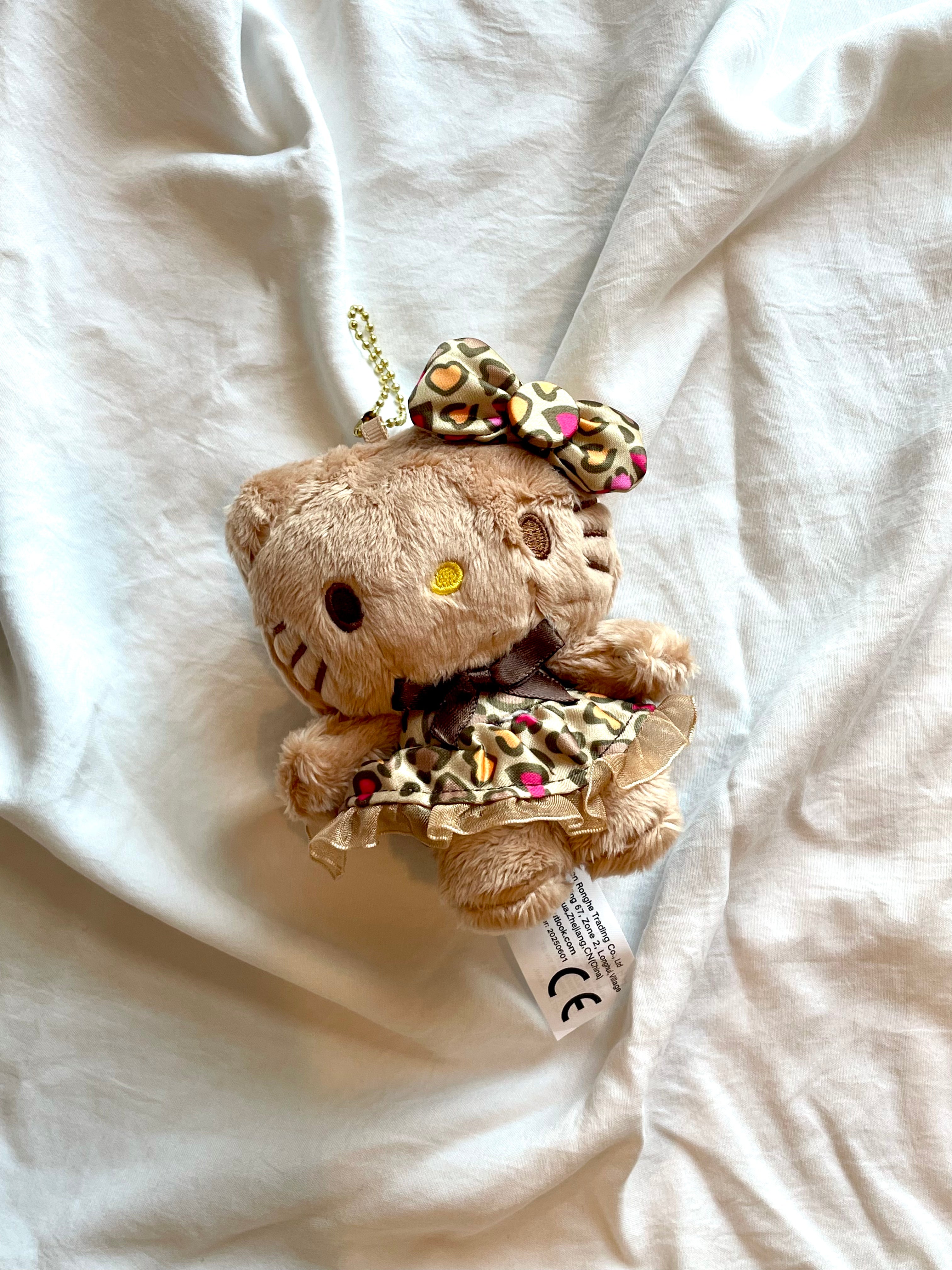 Sanrio Hello Kitty Leopard Plush Keychain – Cheetah Print Y2K Gyaru Bag Charm