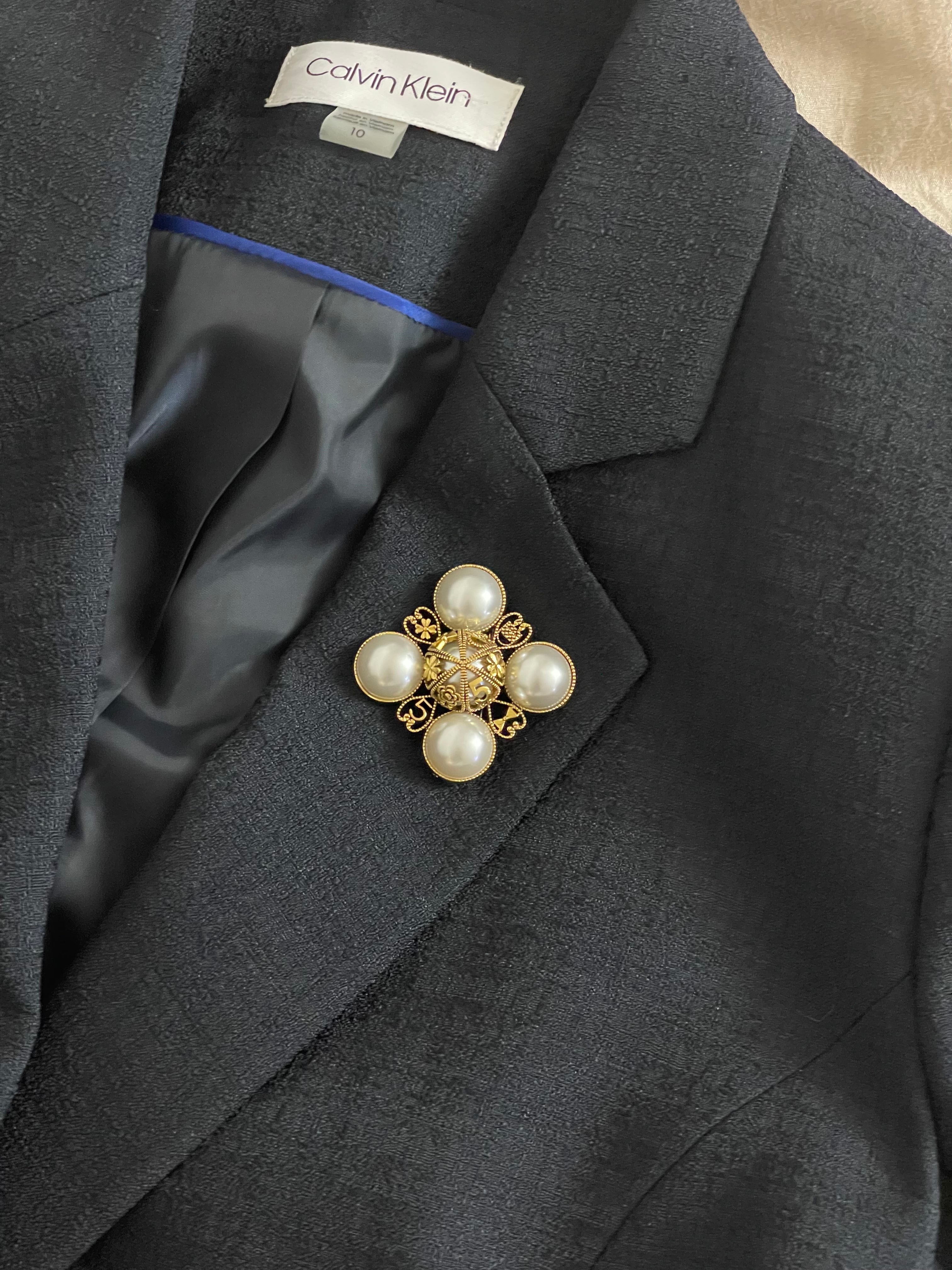 Vintage Style Pearl Brooch