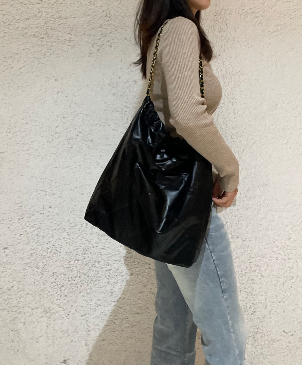 Vegan Leather 22 Chain Shoulder Bag – Chic Quilted Crossbody Purse with Gold Chain Strap