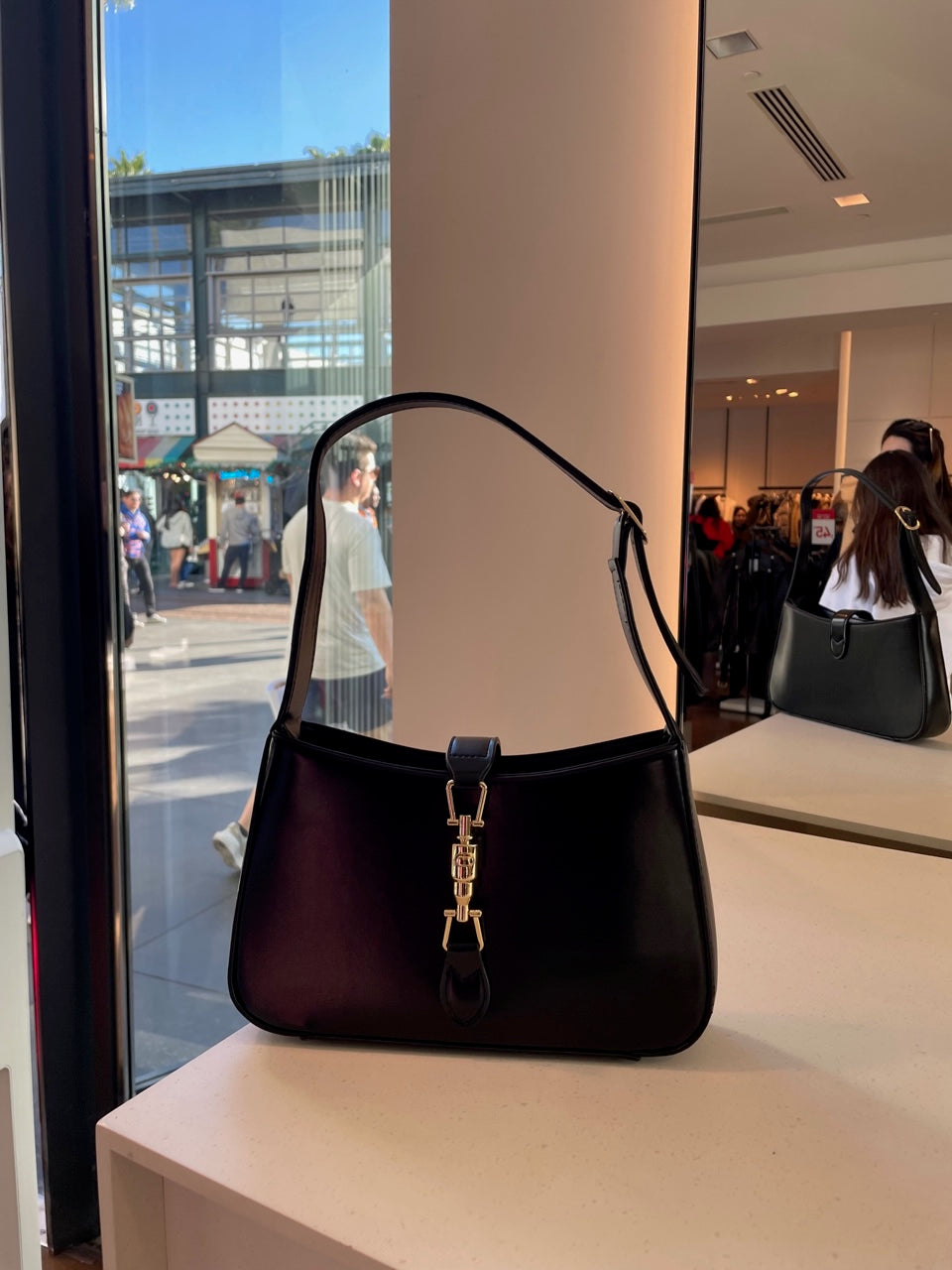 Jackie Shoulder Bag 2 Colors– Classic Minimalist Bag in 2 Colors for Everyday Elegance