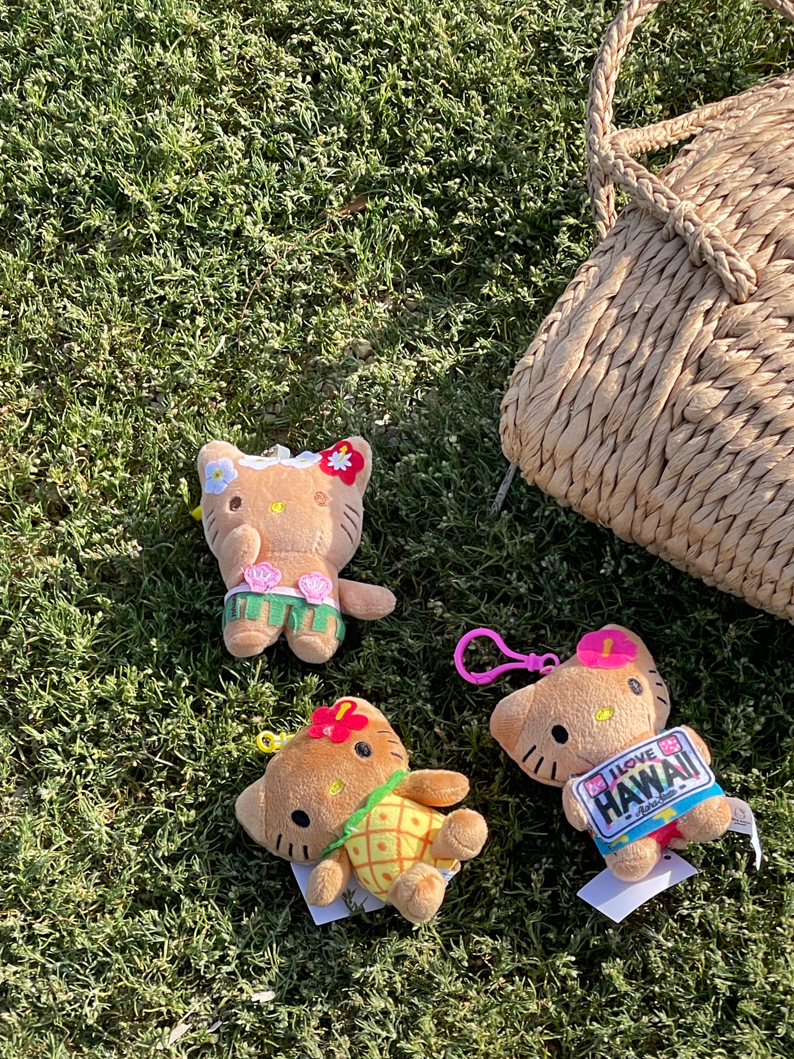 hello kitty hawaiian backpack Hello Kitty Hawaii Edition Keychain – Cute Sanrio Hawaiian Keyring Bag – happy cali