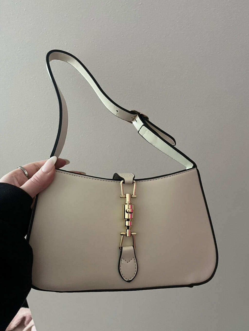 Jackie Shoulder Bag 2 Colors– Classic Minimalist Bag in 2 Colors for Everyday Elegance