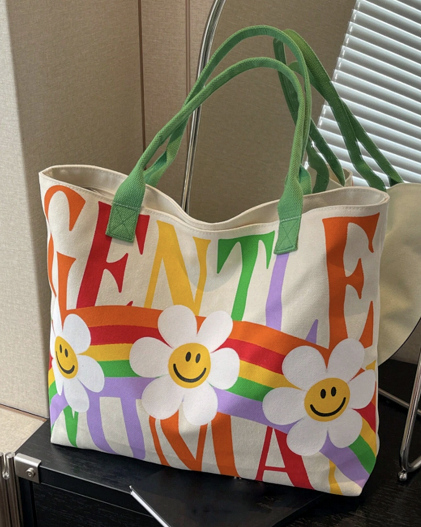 Daisy Graphic Printed Tote Bag