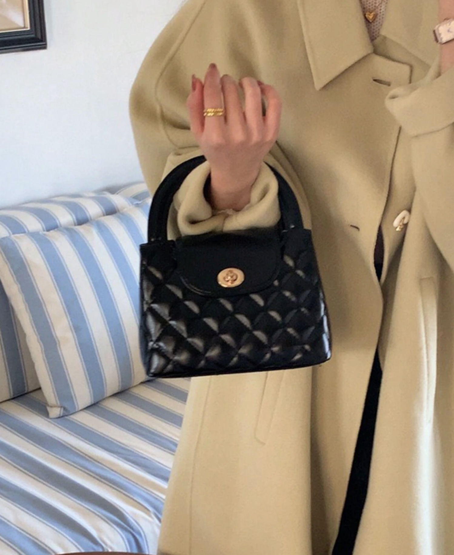 Quilted Handle Crossbody Tote Bag – Stylish & Versatile Shoulder Bag for Everyday Use
