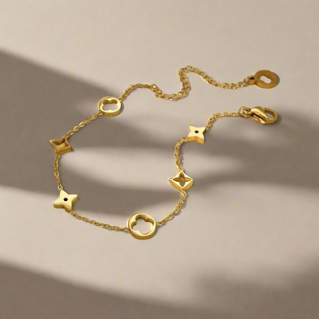 18k Gold Plated Clover Charm Bracelet, Adjustable Chain, Stainless Steel