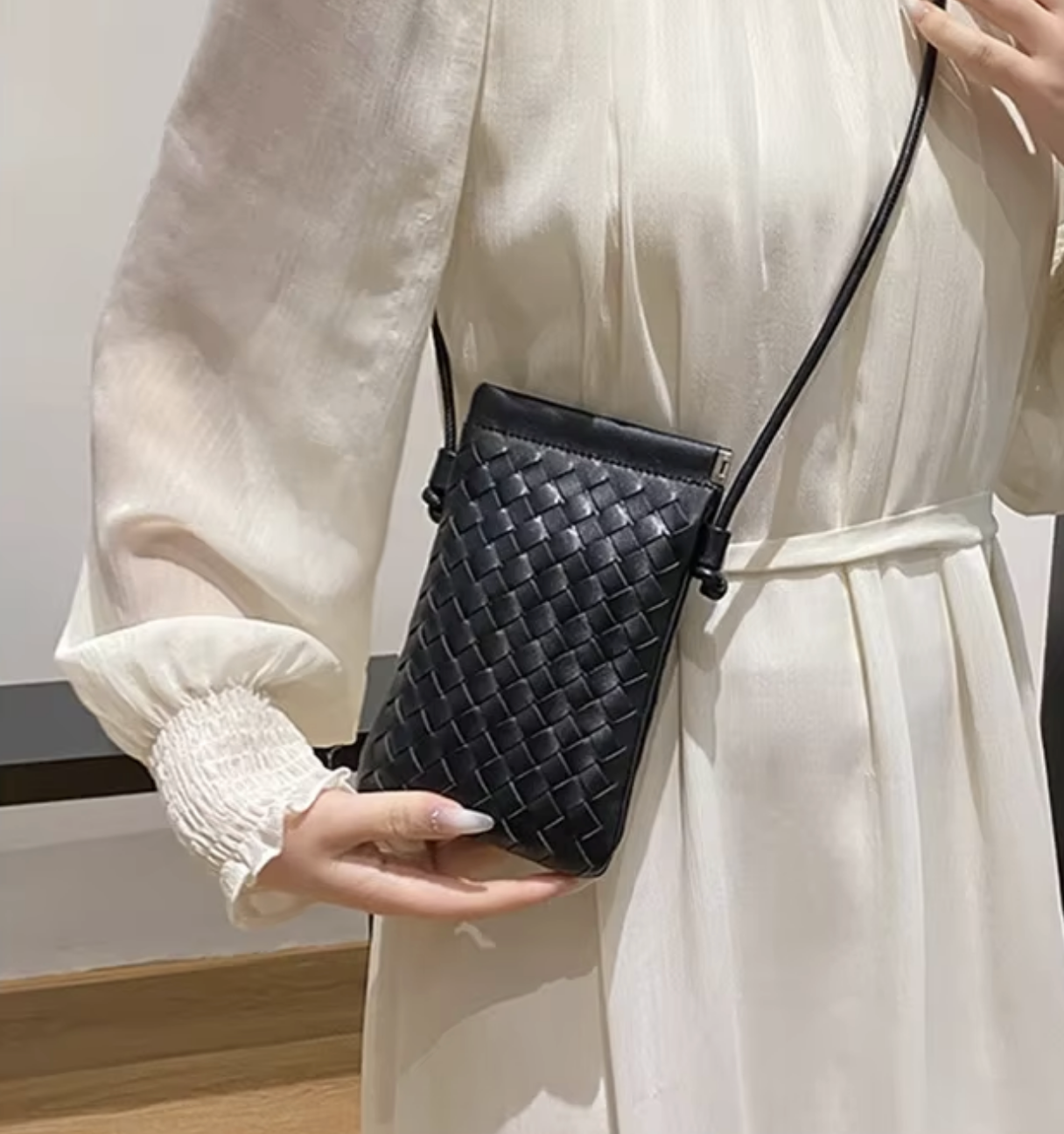 Mini Woven Crossbody Bags for Women, Trendy Vegan Leather Shoulder Bag