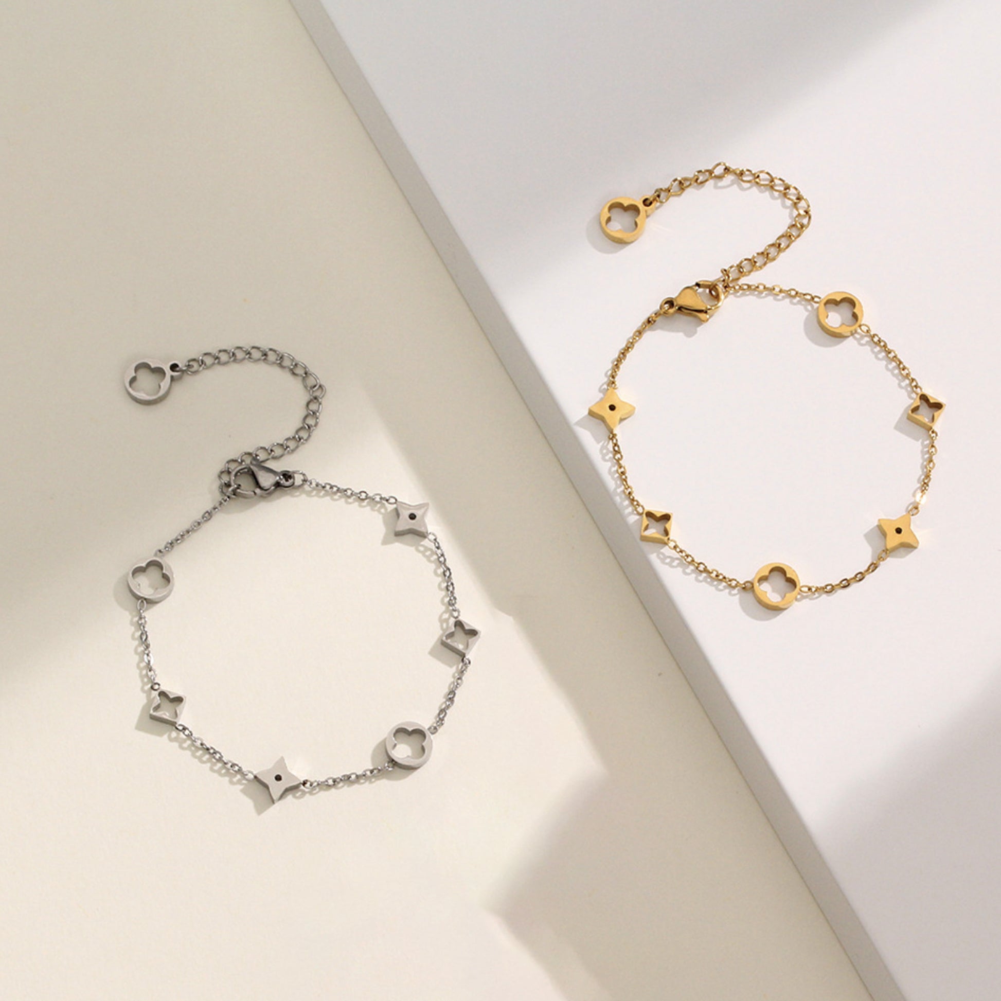 18k Gold Plated Clover Charm Bracelet, Adjustable Chain, Stainless Steel
