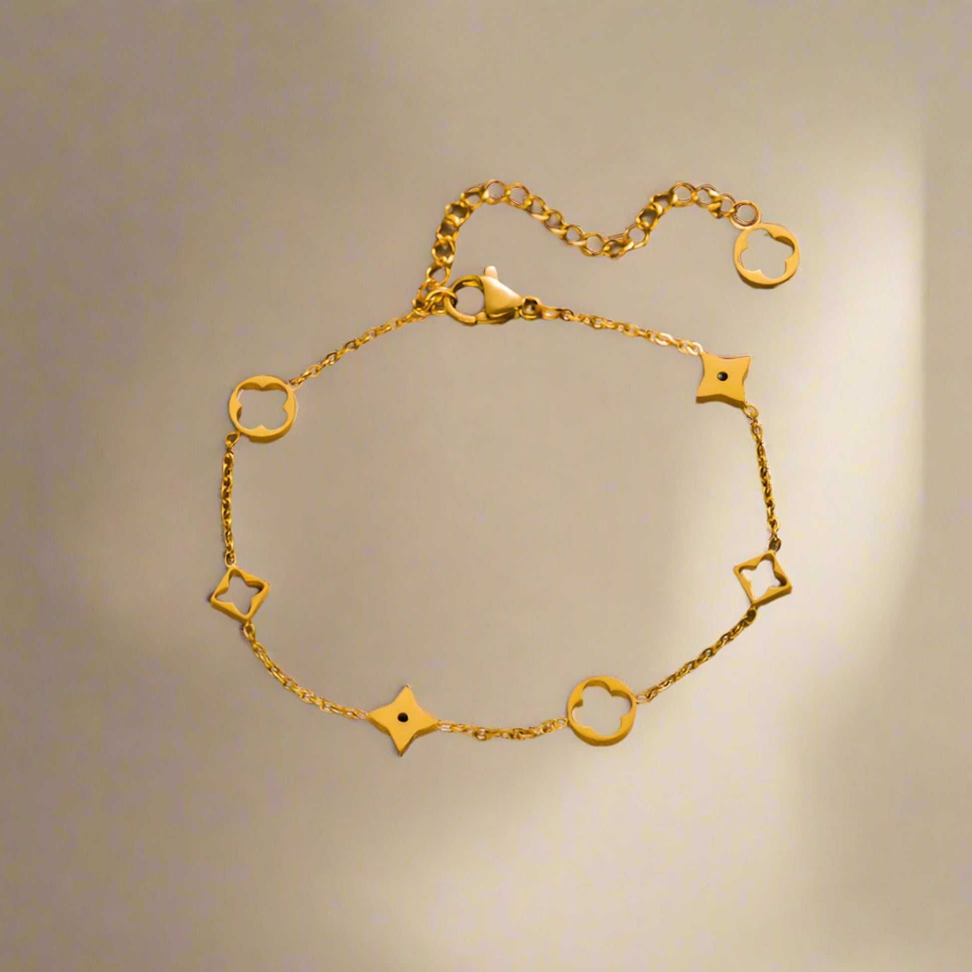 18k Gold Plated Clover Charm Bracelet, Adjustable Chain, Stainless Steel