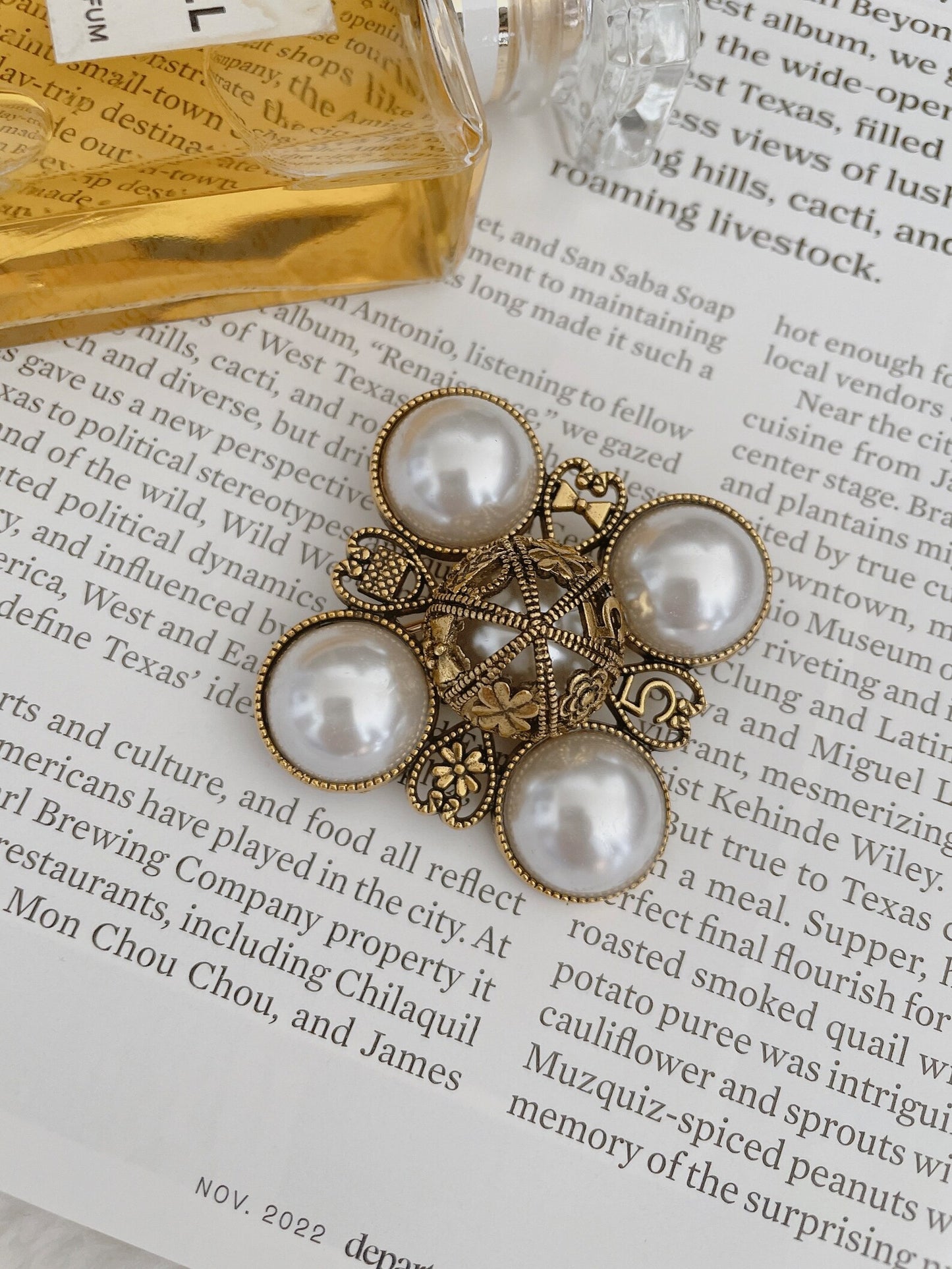 Luxe ♥ Vintage Style Pearl Brooch