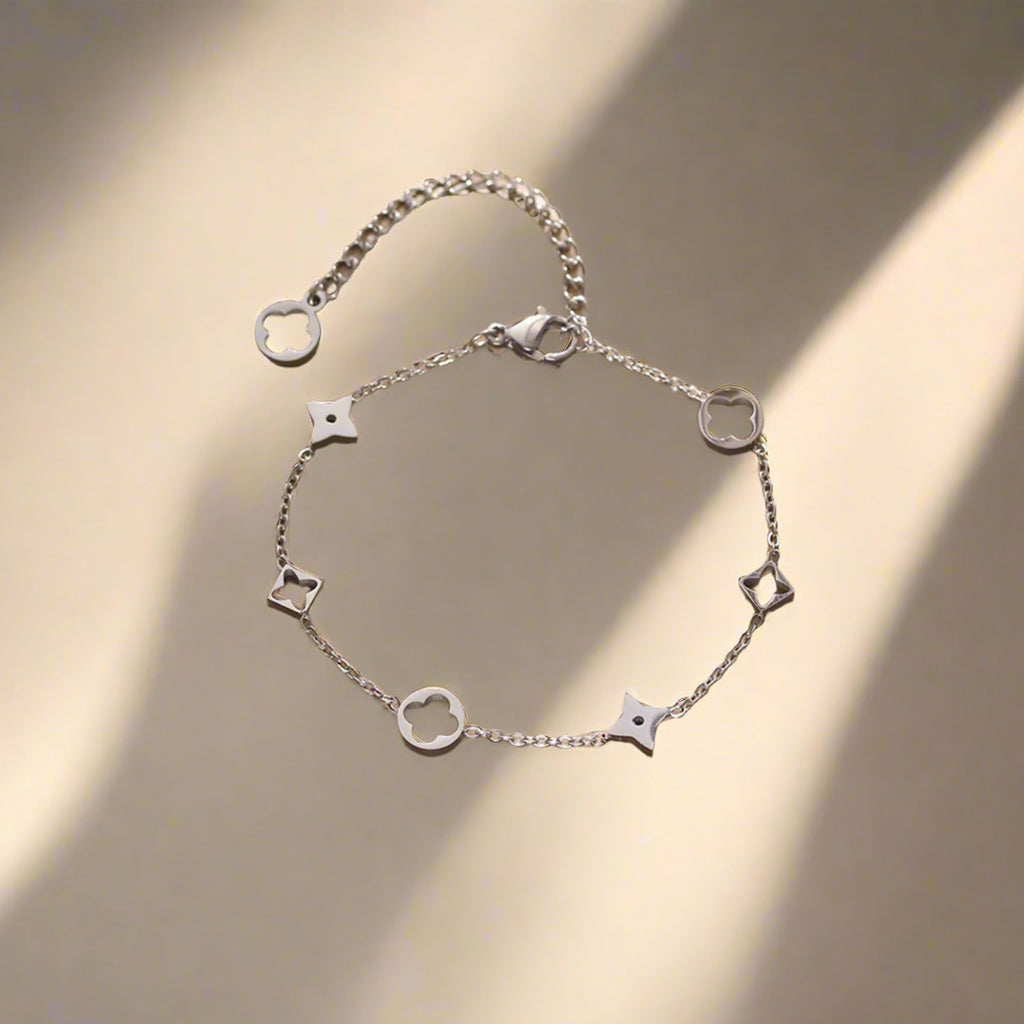 18k Gold Plated Clover Charm Bracelet, Adjustable Chain, Stainless Steel