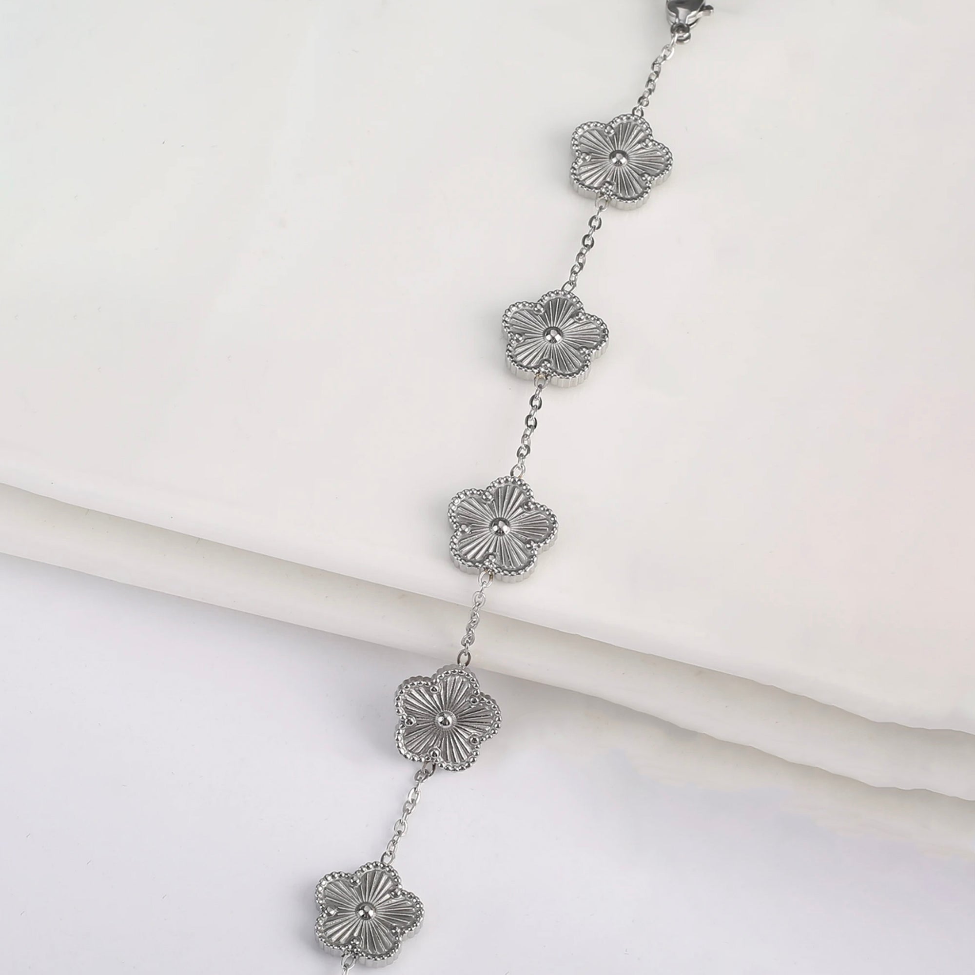 18k Gold Plated Five Petal Clover Bracelet, Trendy Adjustable Chain, Dainty Stainless Steel Five Leaf Clover Jewelry for Women