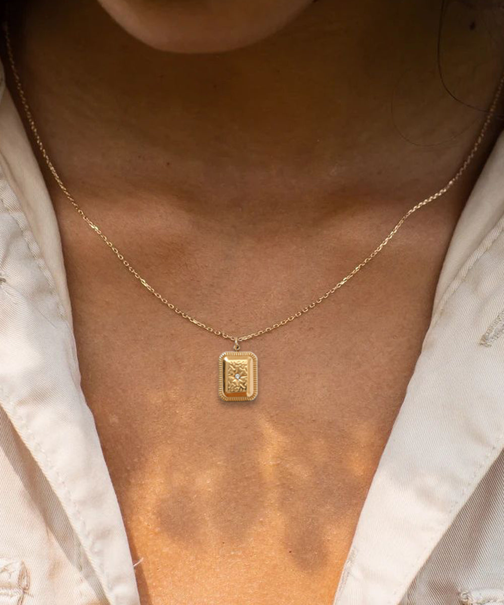 18K Gold Plated Starburst Necklace for Women, Stainless Steel, Non-Tarnish, Scratch-Resistant, Dainty Gold Pendant Necklace, Everyday Jewelry, Gift for Her